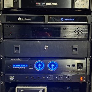 Media 'Equipment Rack' in album 'Schwartz Cinema'